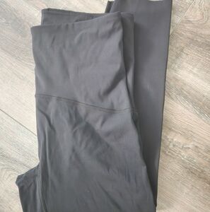 EUC - SPANXshape™ Booty Boost®7/8 Leggings